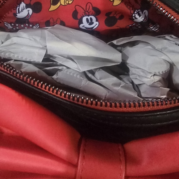 Disney Loungefly Minnie Mouse Bow And Bruno Glow In The Dark Fanny Pack. - Picture 6 of 6